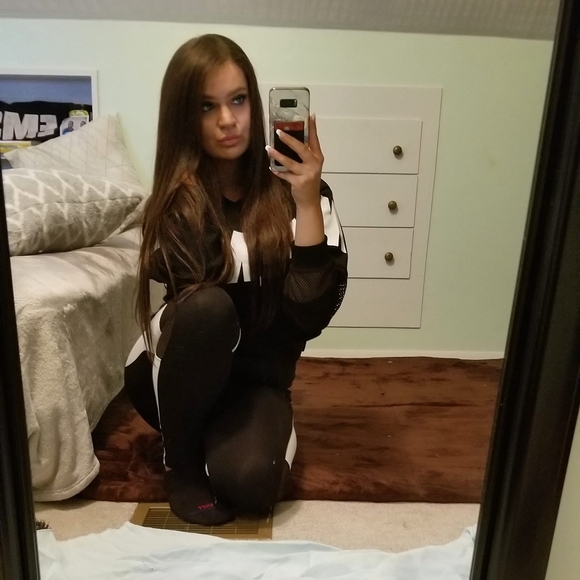 Meet your Posher, Vernesa - Picture 1 of 1